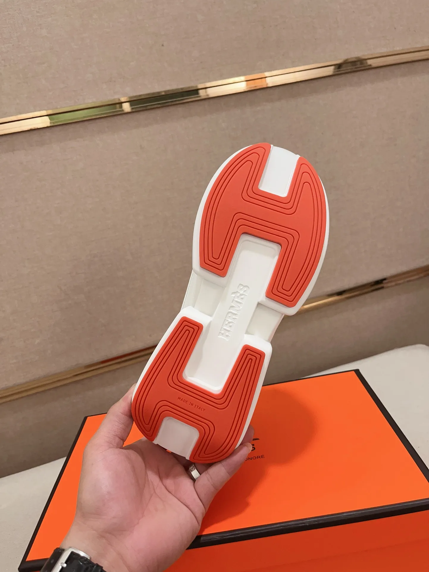 Men's clothing and shoes💰: 440💰《HERMES》【Classic original single version】Hermès; top 🔝purchasing agent🔍🔍men's latest 🇺🇸 counter sales simultaneously, imported from Italy original ▲▲cowhide ▲▲ (high-end, nobility, class) ) Exquisite workmanship (Italian 🇮🇹 imported water-dyed 🐂 cowhide lining) sole: original sole provided by the original factory, ⚠️exclusive double-layer activity·TPR·rubber·combined molded outsole; super comfortable·wear-resistant·non-slip·environmental protection The real thing is more beautiful if you take the real thing (high quality, follow the order). You can enter and exit the counter at will * Number of yards: 38-44 (45 can be customized and cannot be returned or exchanged)